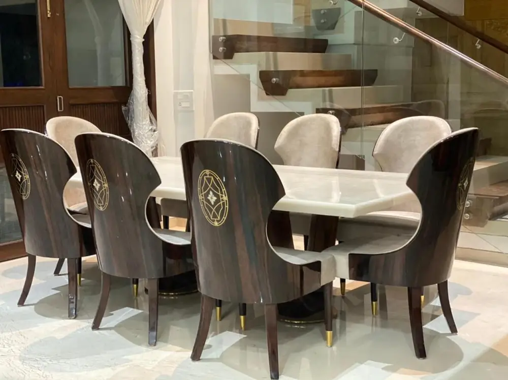 Maharaja Ebony Emblem Dining Set