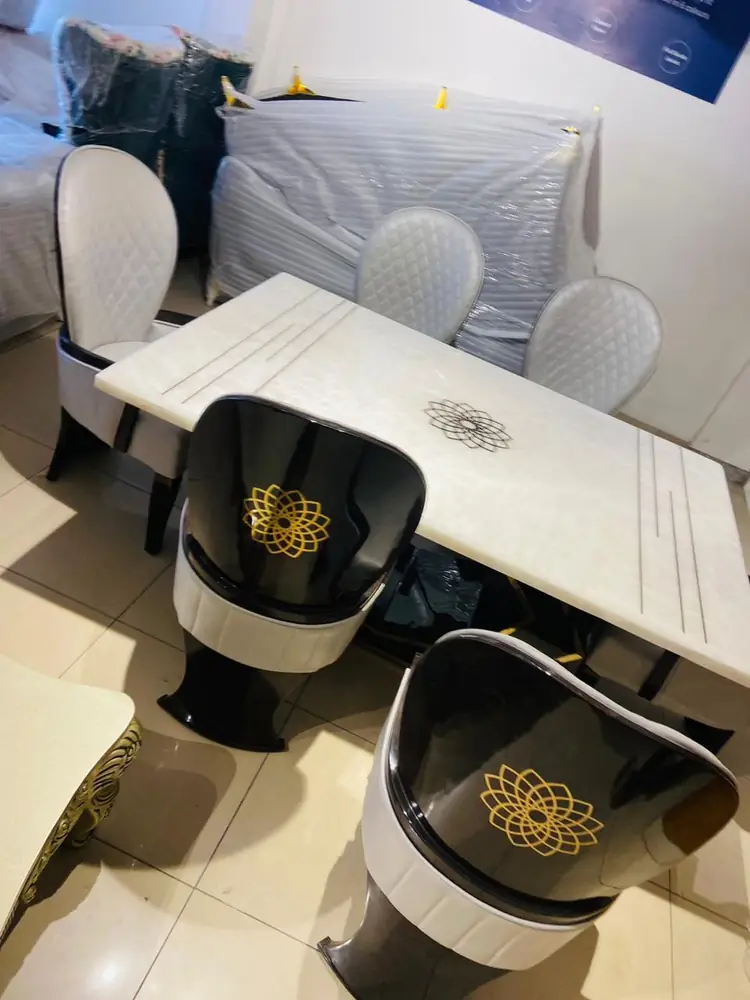 Maharaja Lotus Emblem Dining Set
