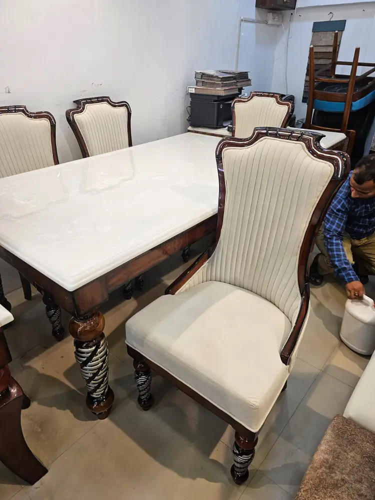 Maharaja Pleated Highback Dining Set