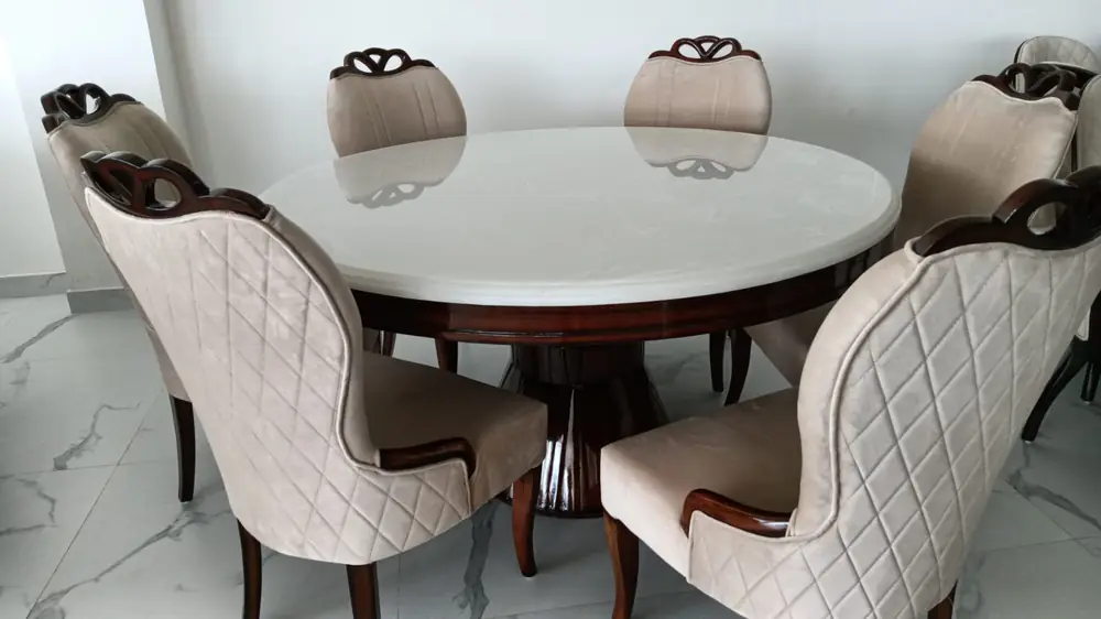Maharaja Round Quilted Dining Set